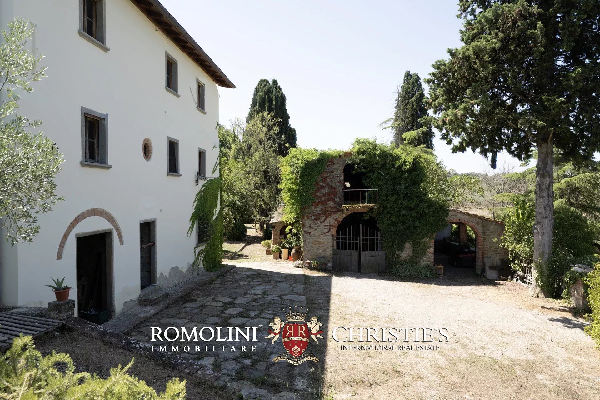 8 Bedroom Villa/Townhouse's Image 9