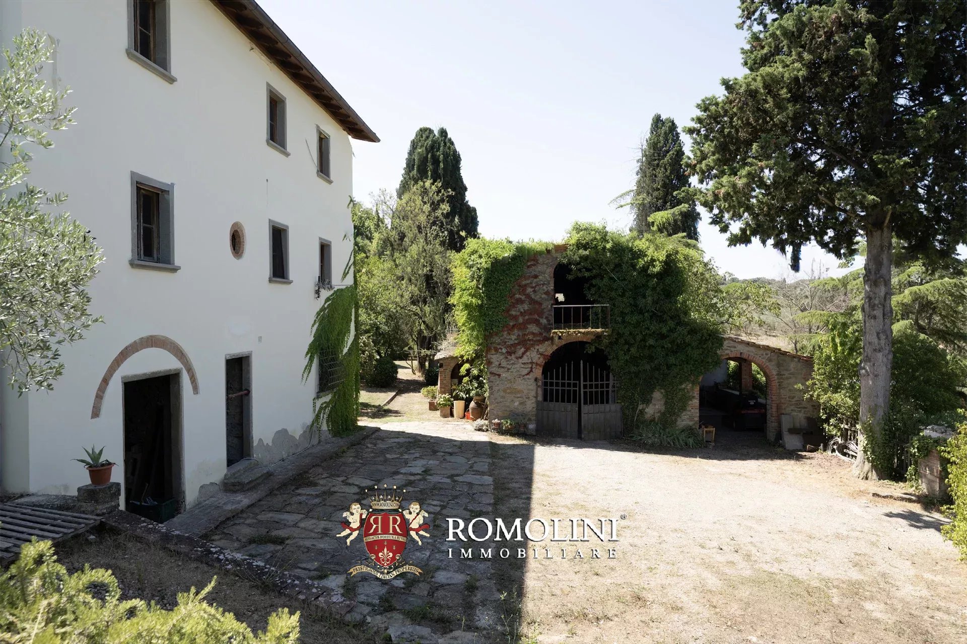 8 Bedroom Villa/Townhouse's Image 9