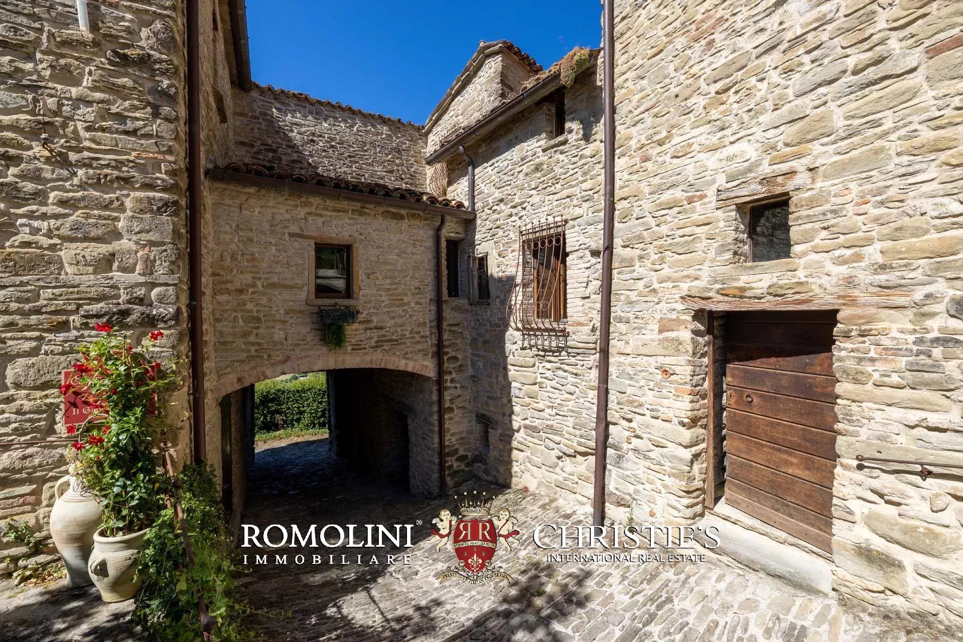 10 Bedroom Chateau's Image 14