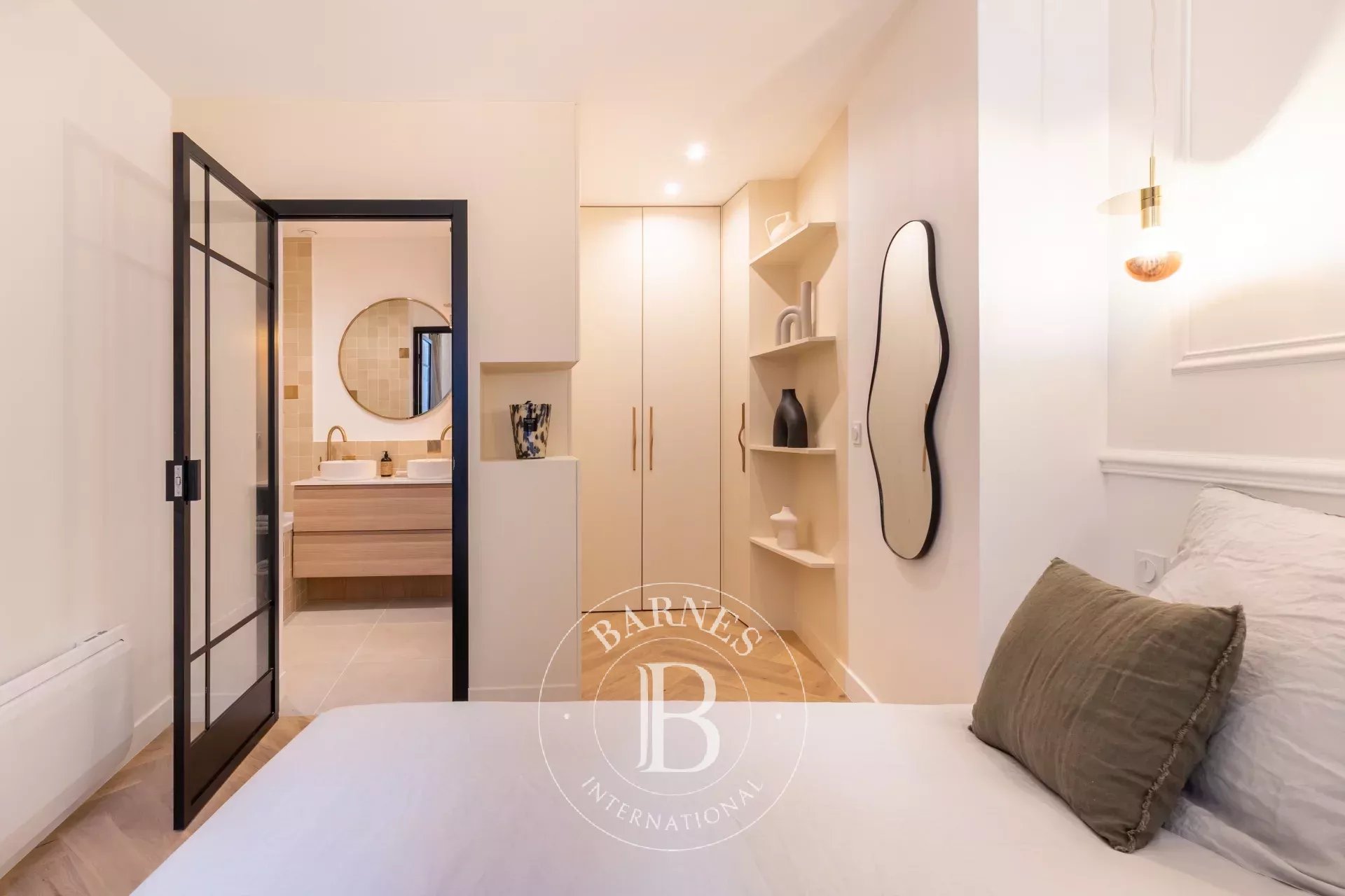 Daire Paris 3ème - picture 8