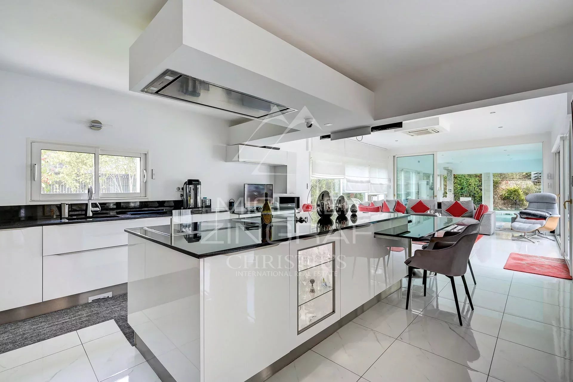 4 Bedroom Villa/Townhouse's Image 5