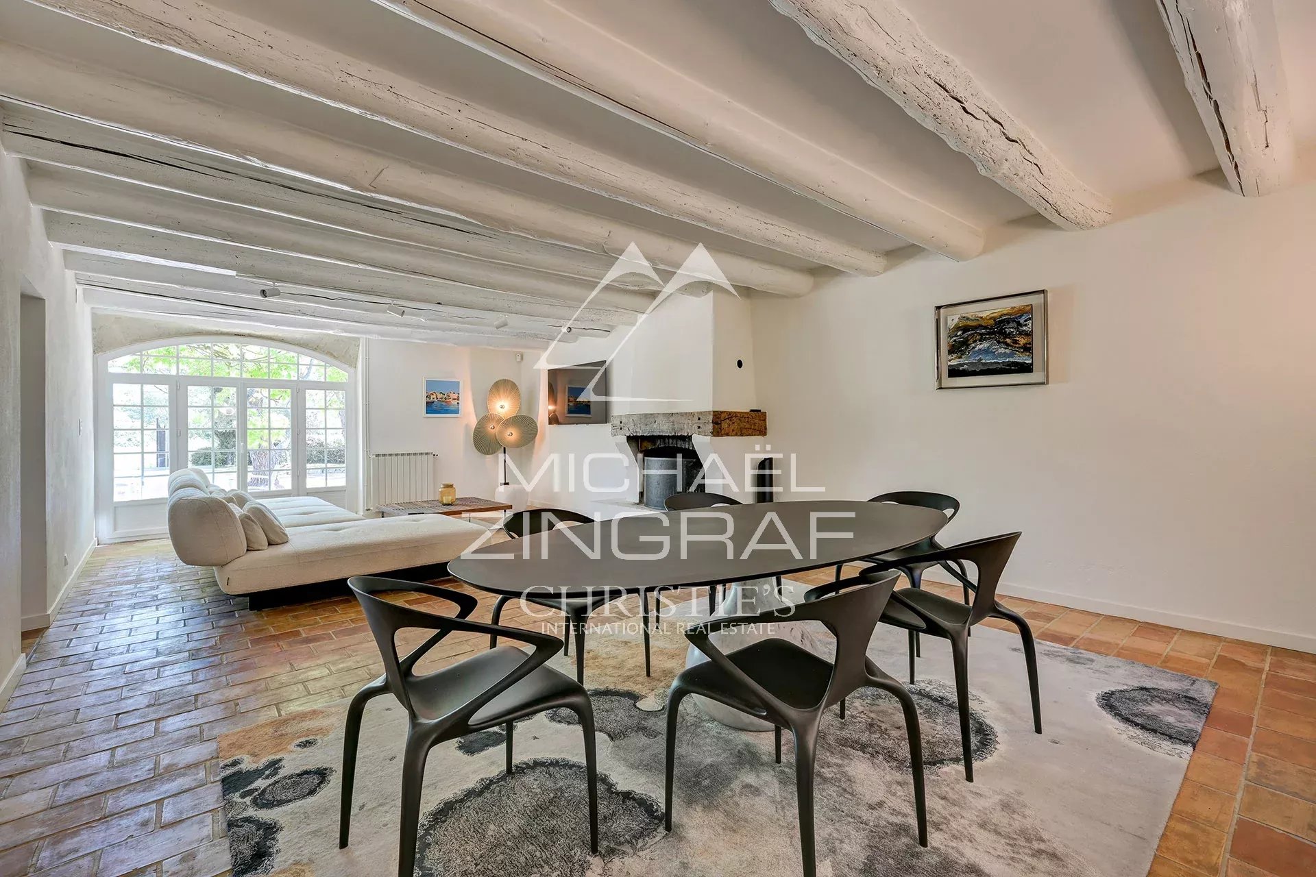 4 Bedroom Villa/Townhouse's Image 4