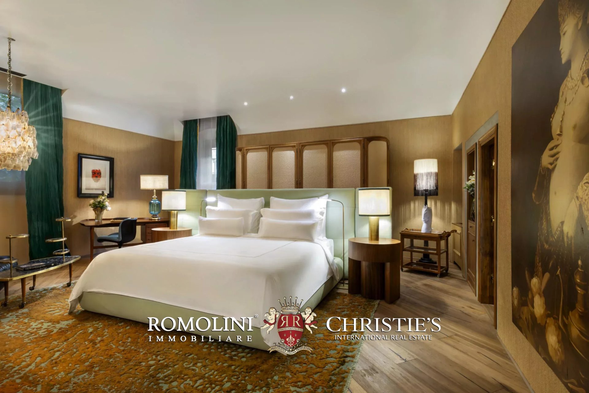 13 Bedroom Villa/Townhouse's Image 23