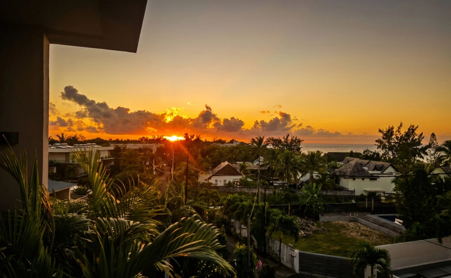 Luxury Penthouse with Sea Views – Pointe aux Canonniers