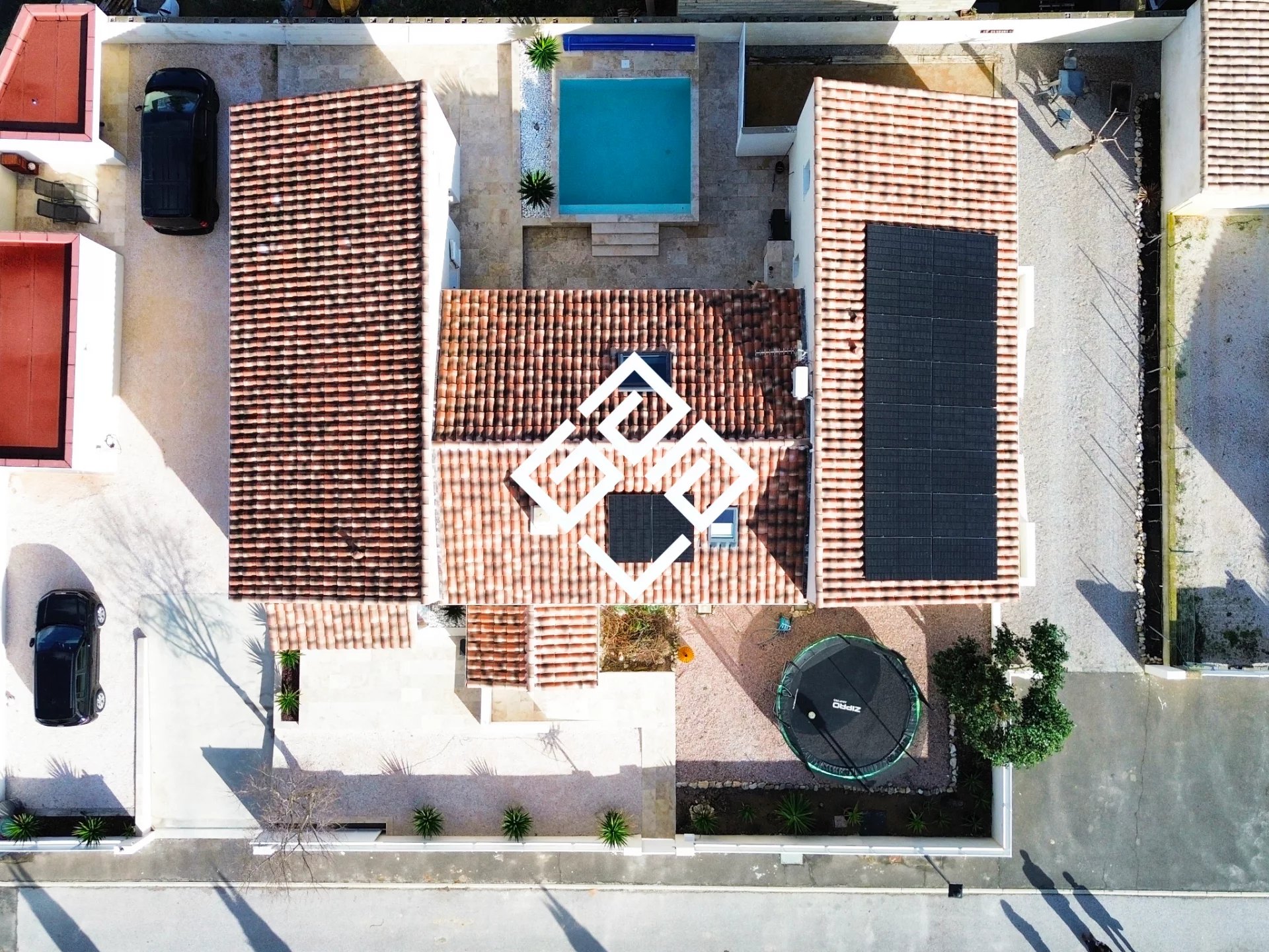 Ensemble immobilier d'exception avec piscine