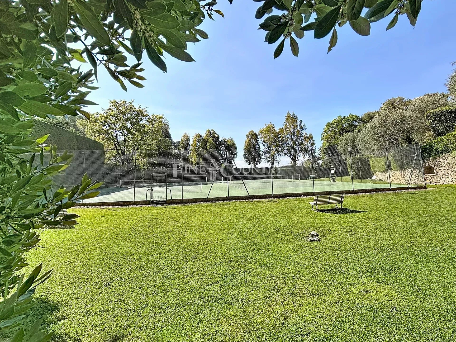 Photo of Apartment for sale in Le Cannet sea view