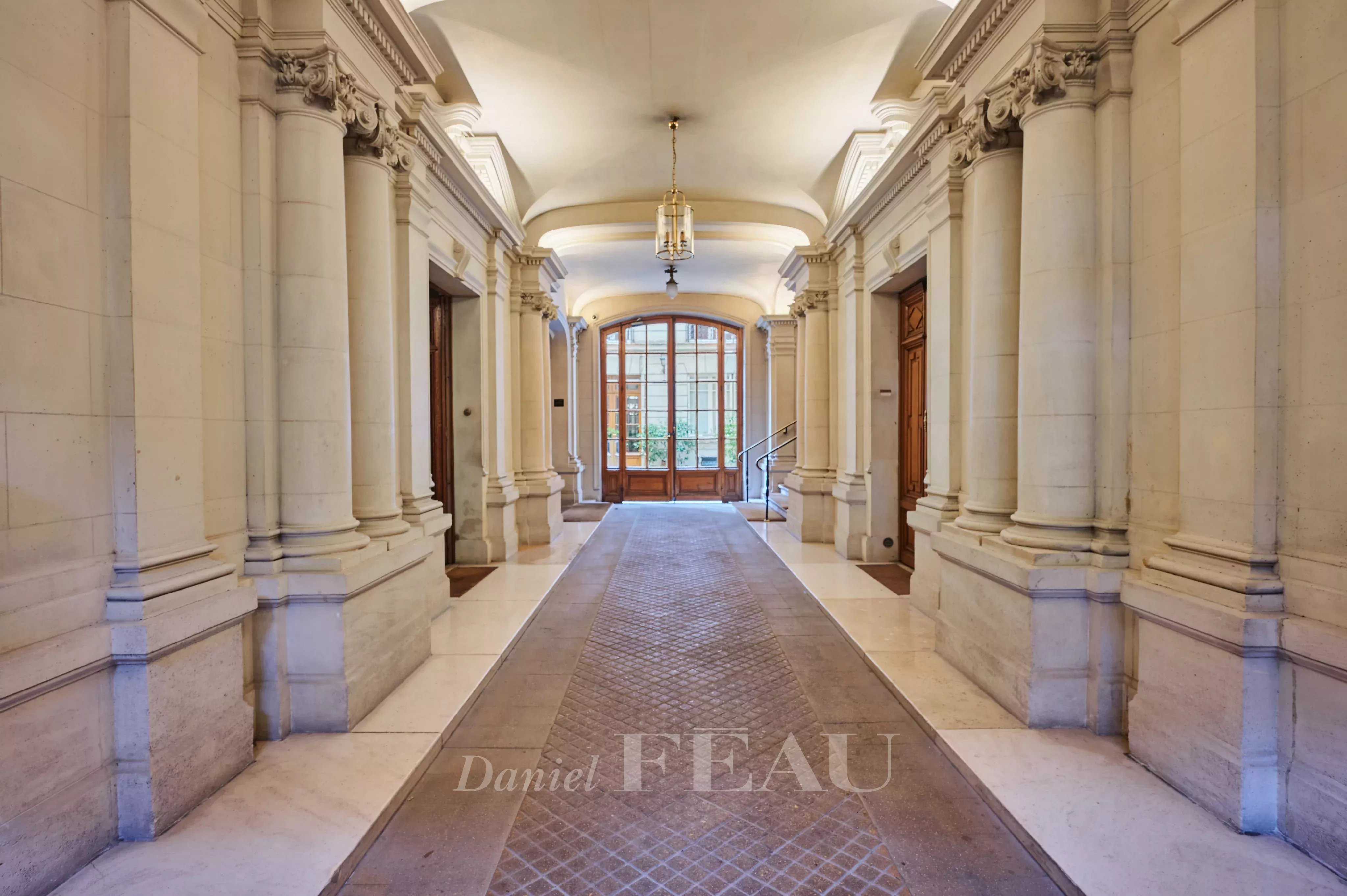 Sale Apartment Paris 16th