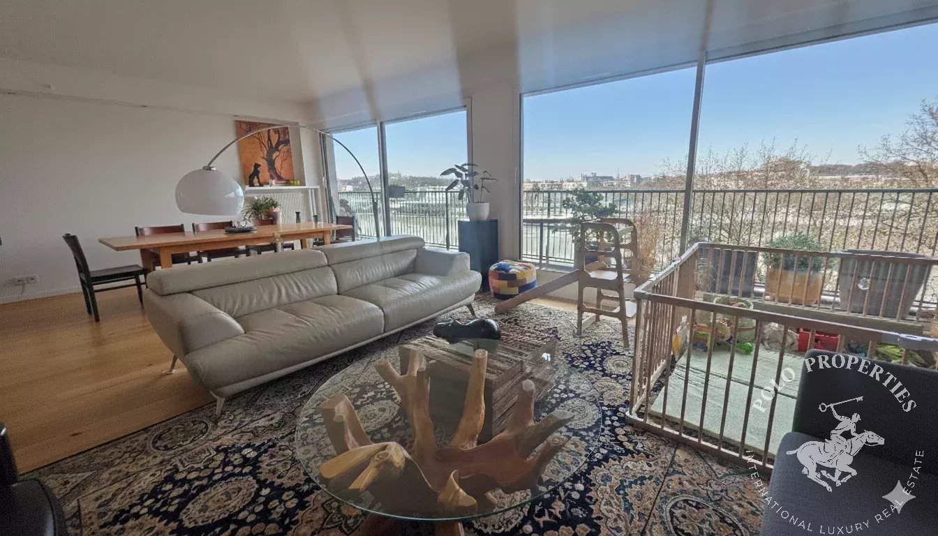 Etage élevé avec vue Seine - Auteuil Sud