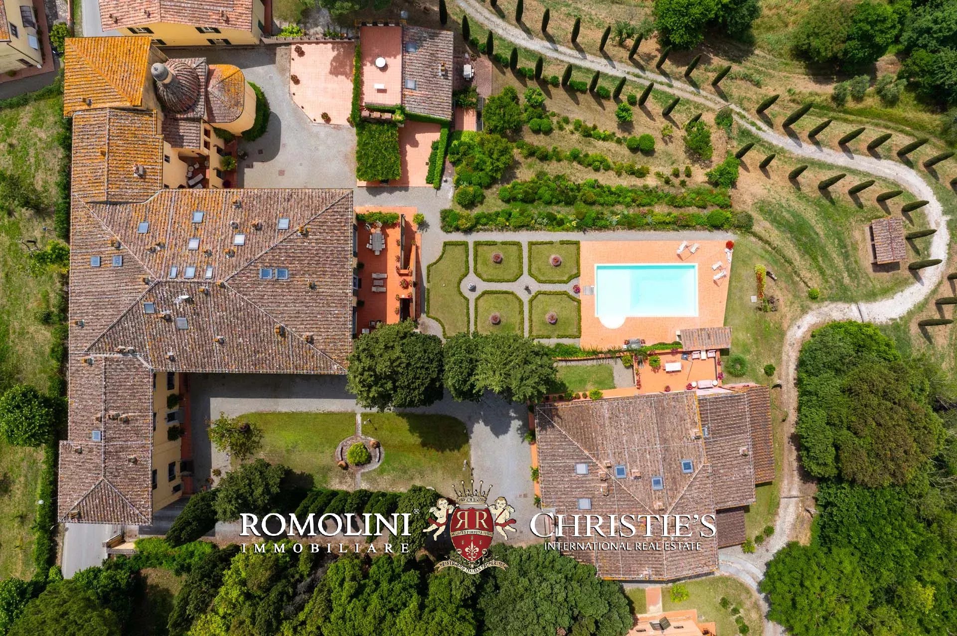 37 Bedroom Villa/Townhouse's Image 26