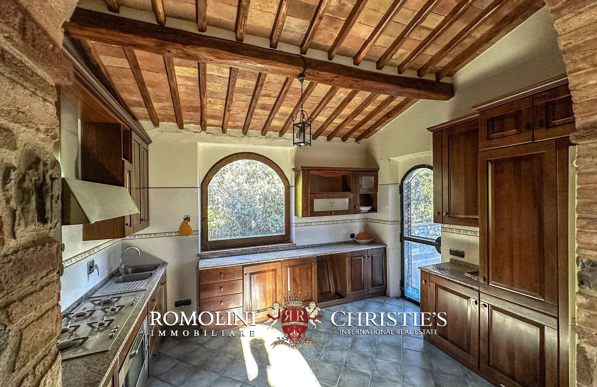 8 Bedroom Vineyard's Image 46