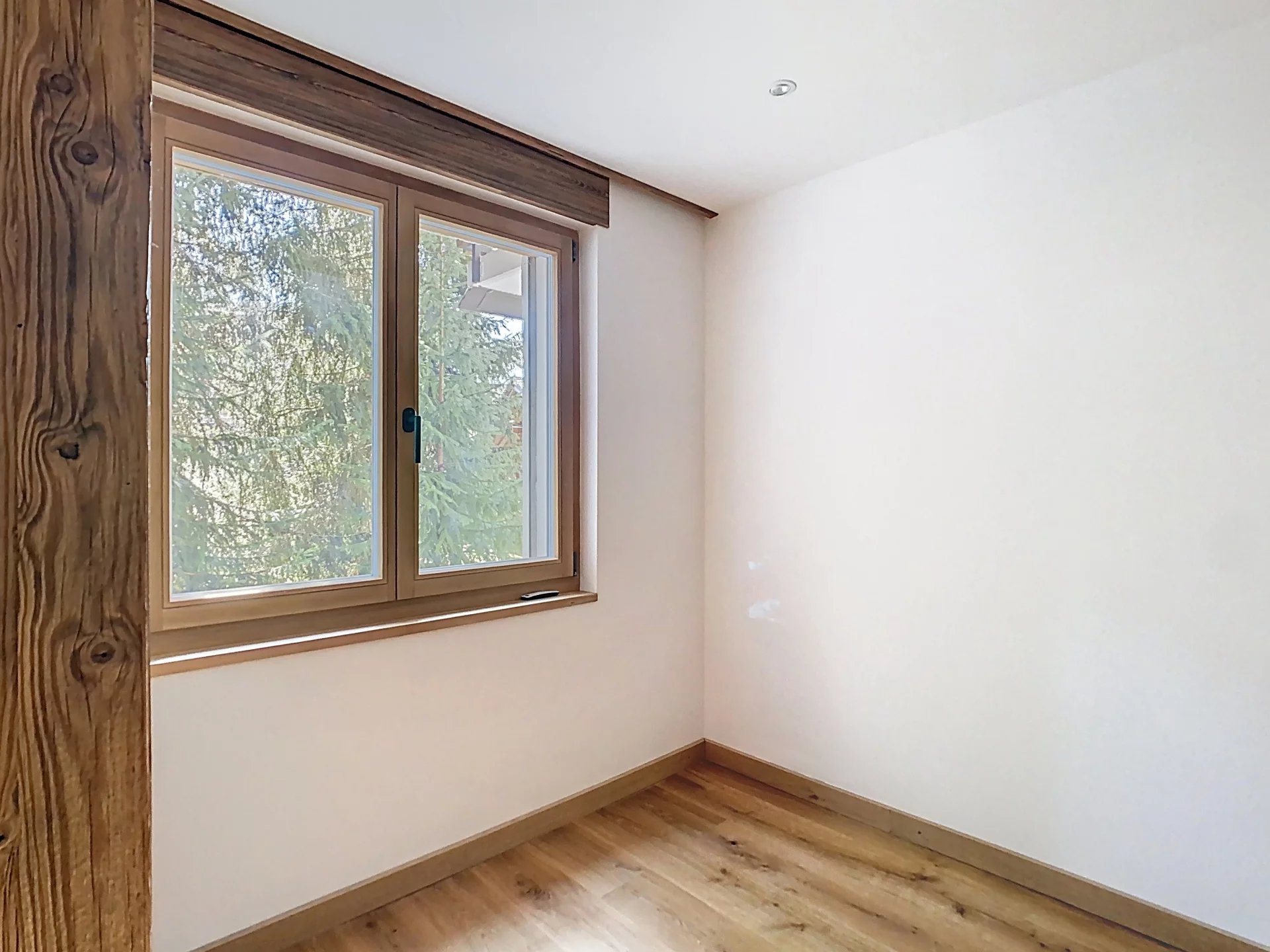 Vue imprenable, rénové à neuf!