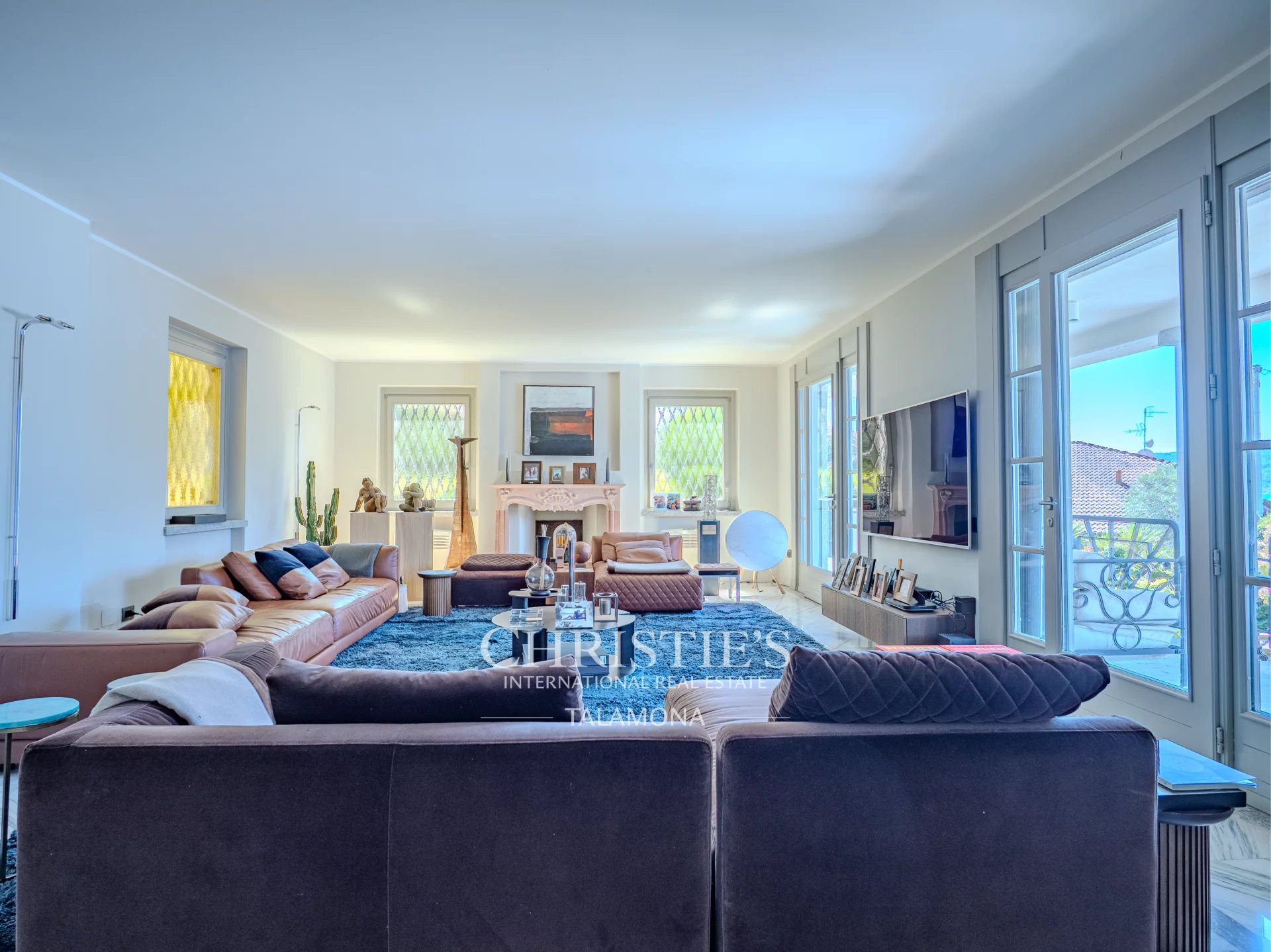 6 Bedroom Villa/Townhouse's Image 15