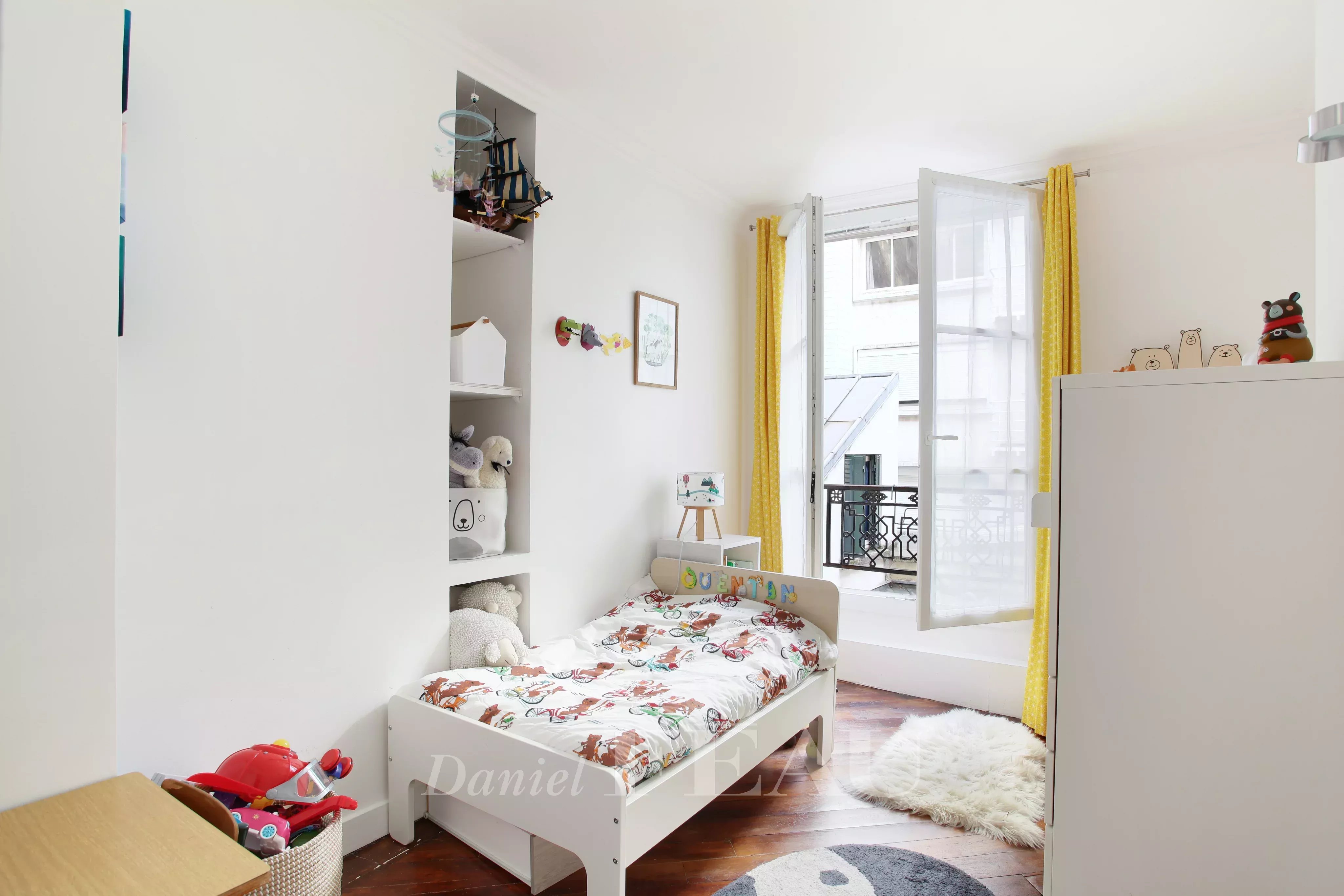 Sale Apartment Paris 8th