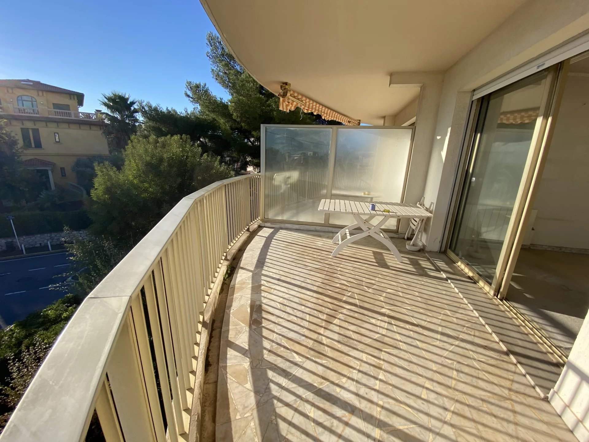 JUAN LES PINS - CHEMIN DES SABLES