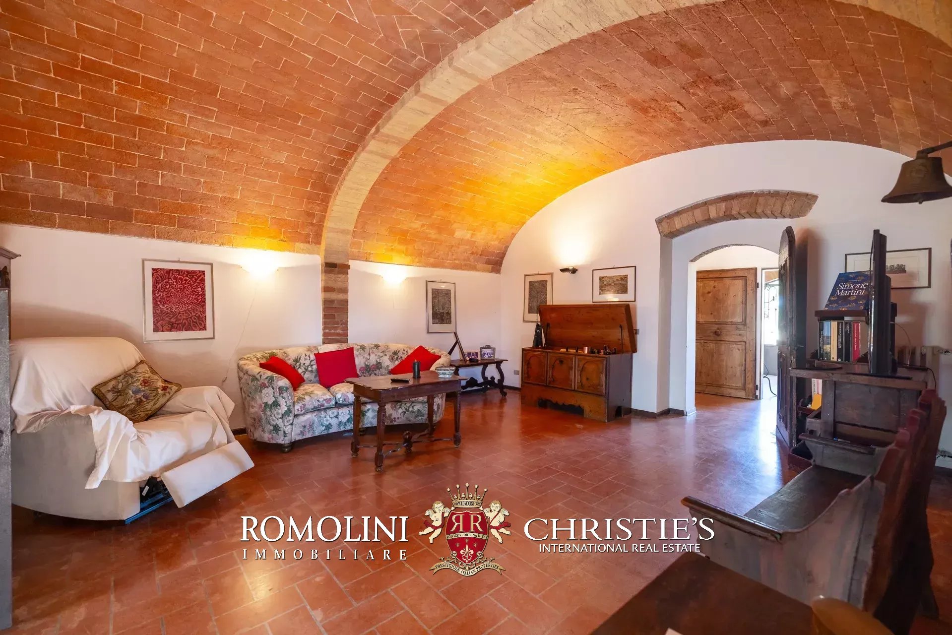 18 Bedroom Vineyard's Image 38
