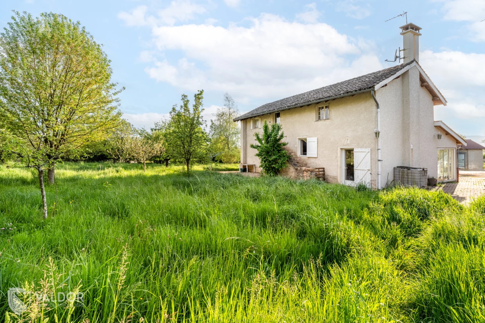 Propriété de 2 hectares avec maison de 190 m², piscine et dépendances