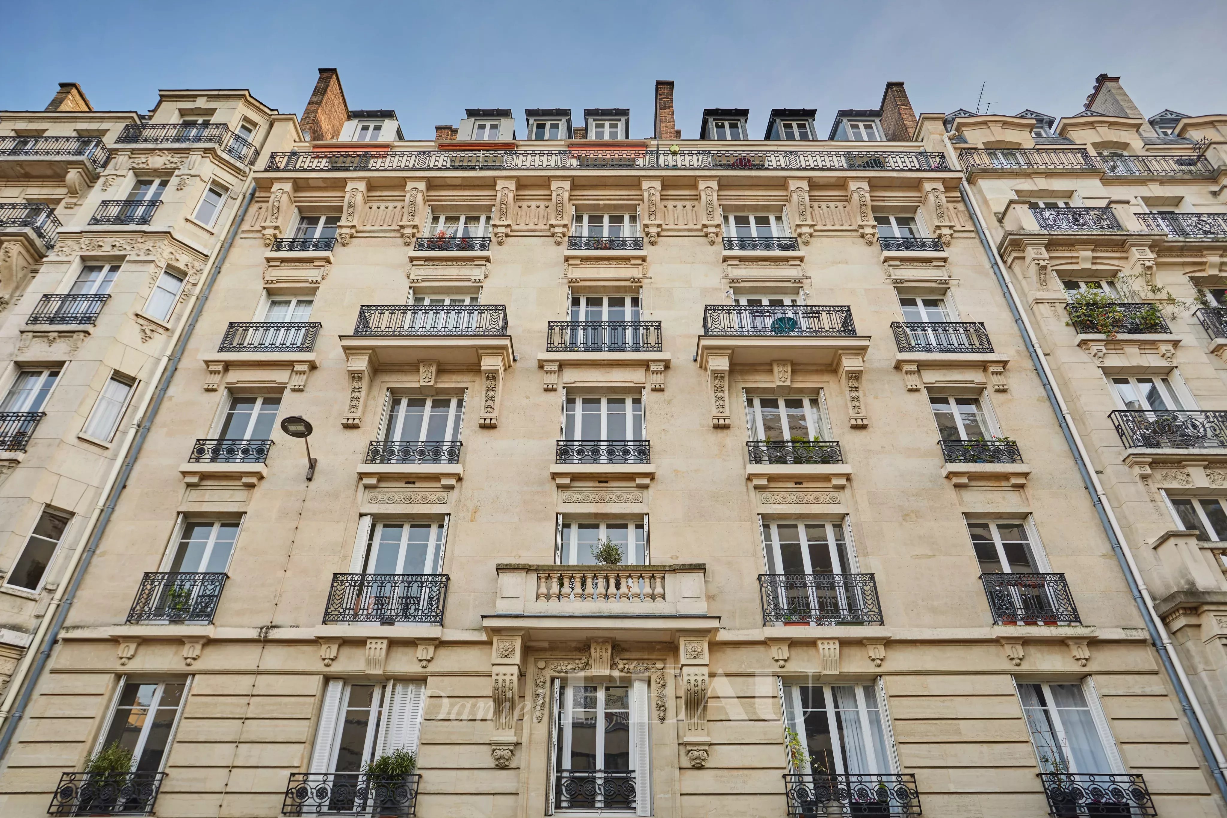 Sale Apartment Paris 7th