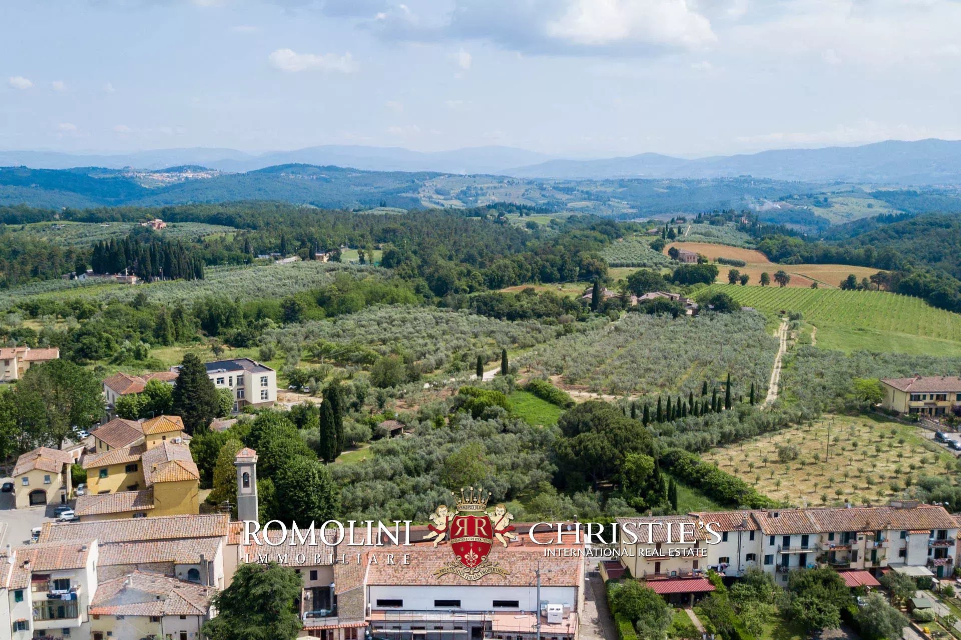 16 Bedroom Vineyard's Image 20
