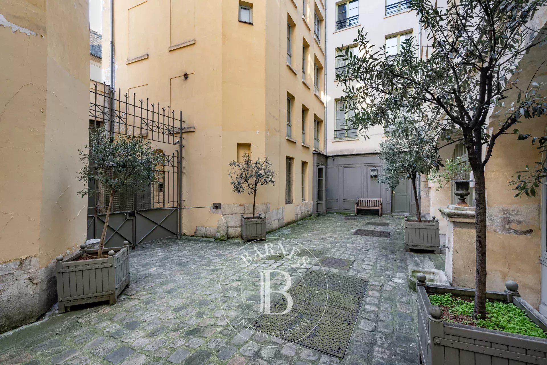 Daire Paris 4ème - picture 14