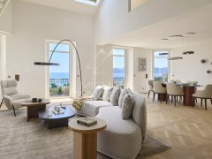 Cannes, Croix des Gardes: Exceptional apartment with panoramic ocean views — photo 2 of 7
