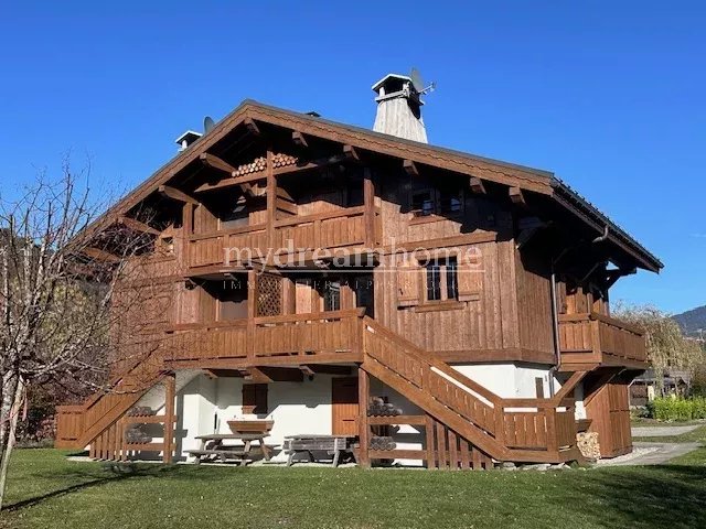 EXCLUSIVITE - Demi-Chalet 5 chambres proche des pistes de ski - Praz-sur-Arly (74120)