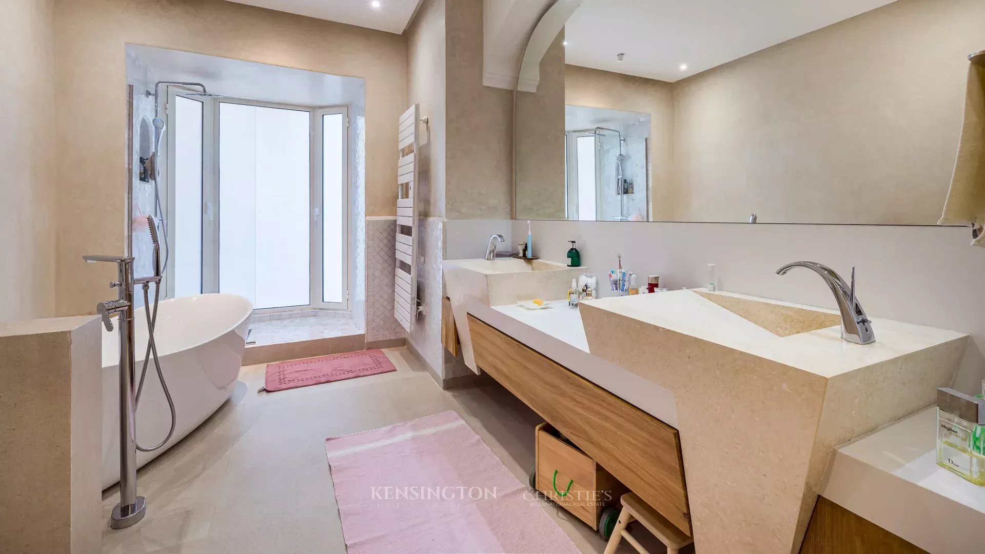 5 Bedroom Villa/Townhouse's Image 45