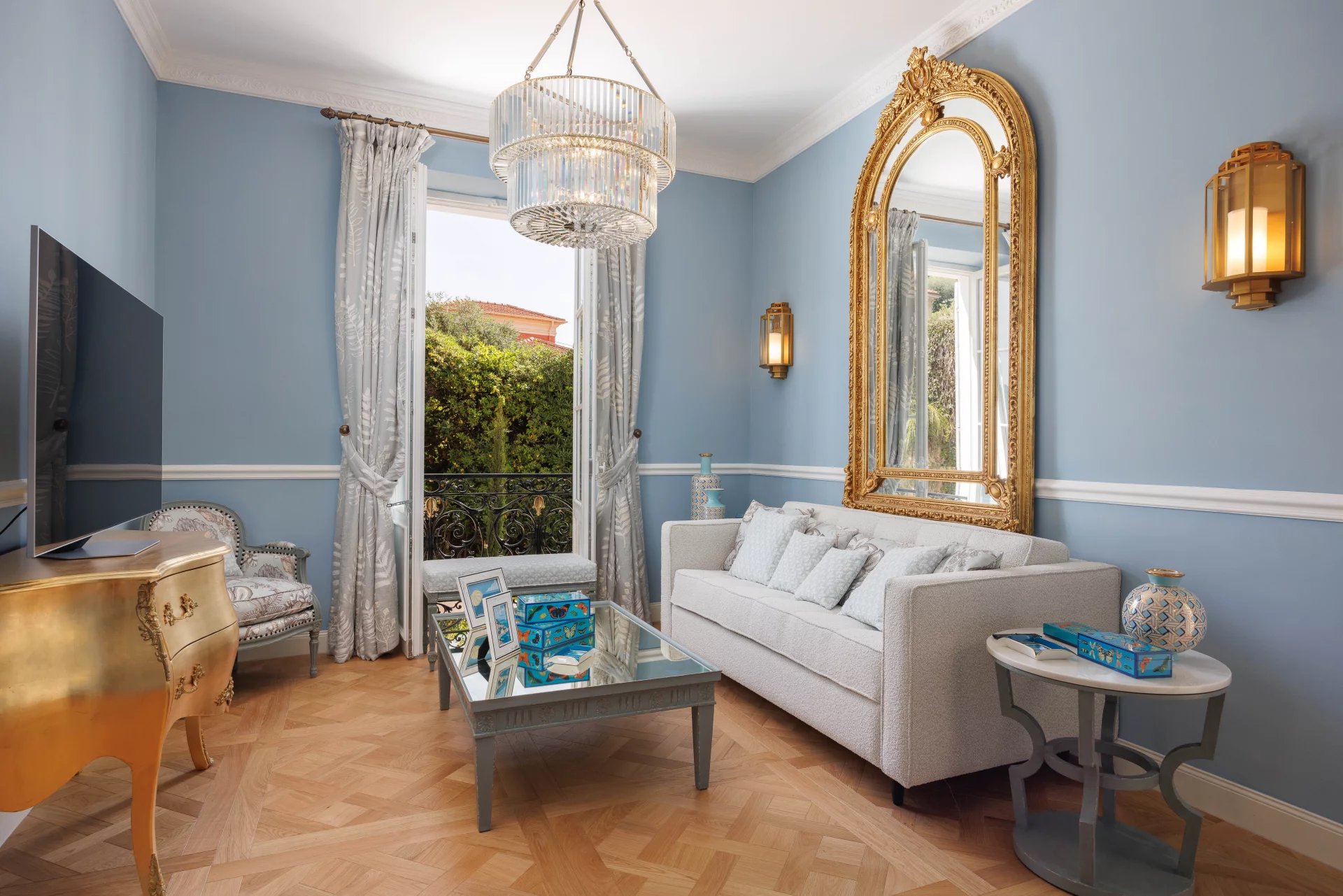 Elegant 7-Bedroom Residence in Beaulieu-sur-Mer