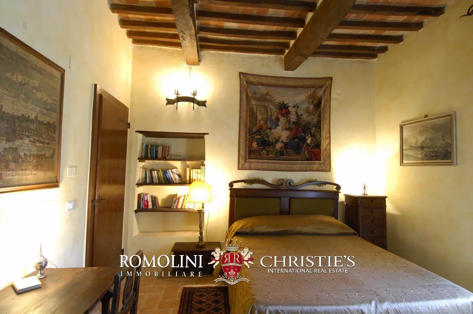 18 Bedroom Villa/Townhouse's Image 31