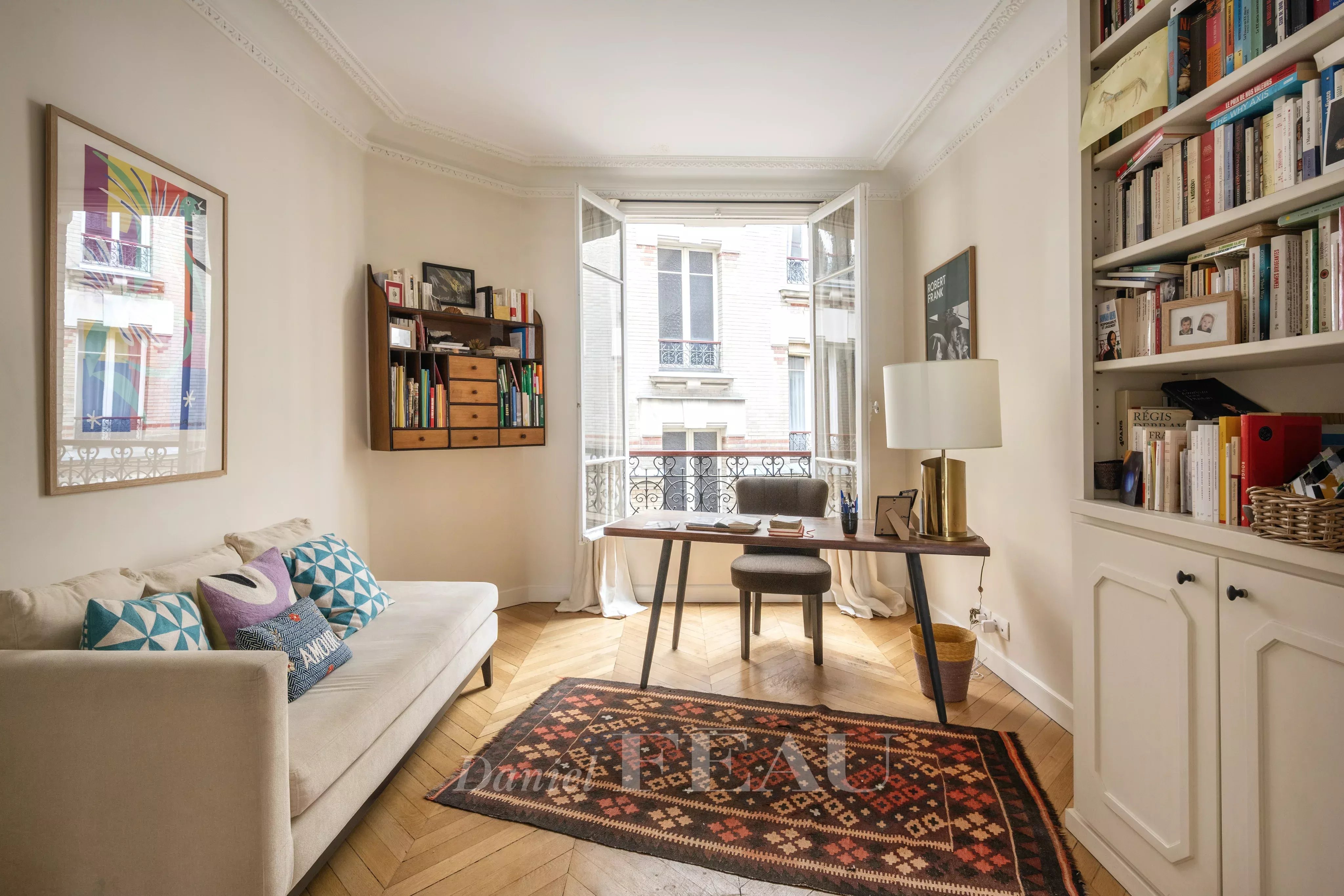 Sale Apartment Paris 3rd