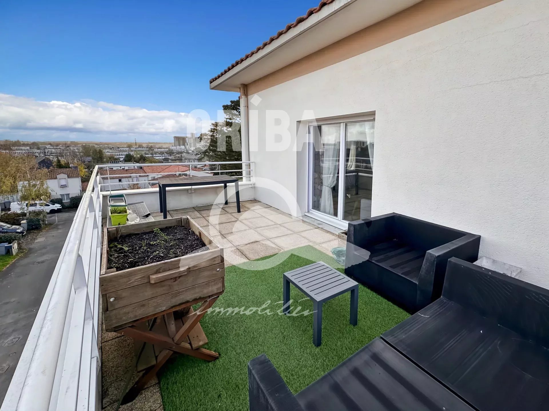 Appartement T3 duplex avec grande terrasse au dernier étage – CHANTENAY