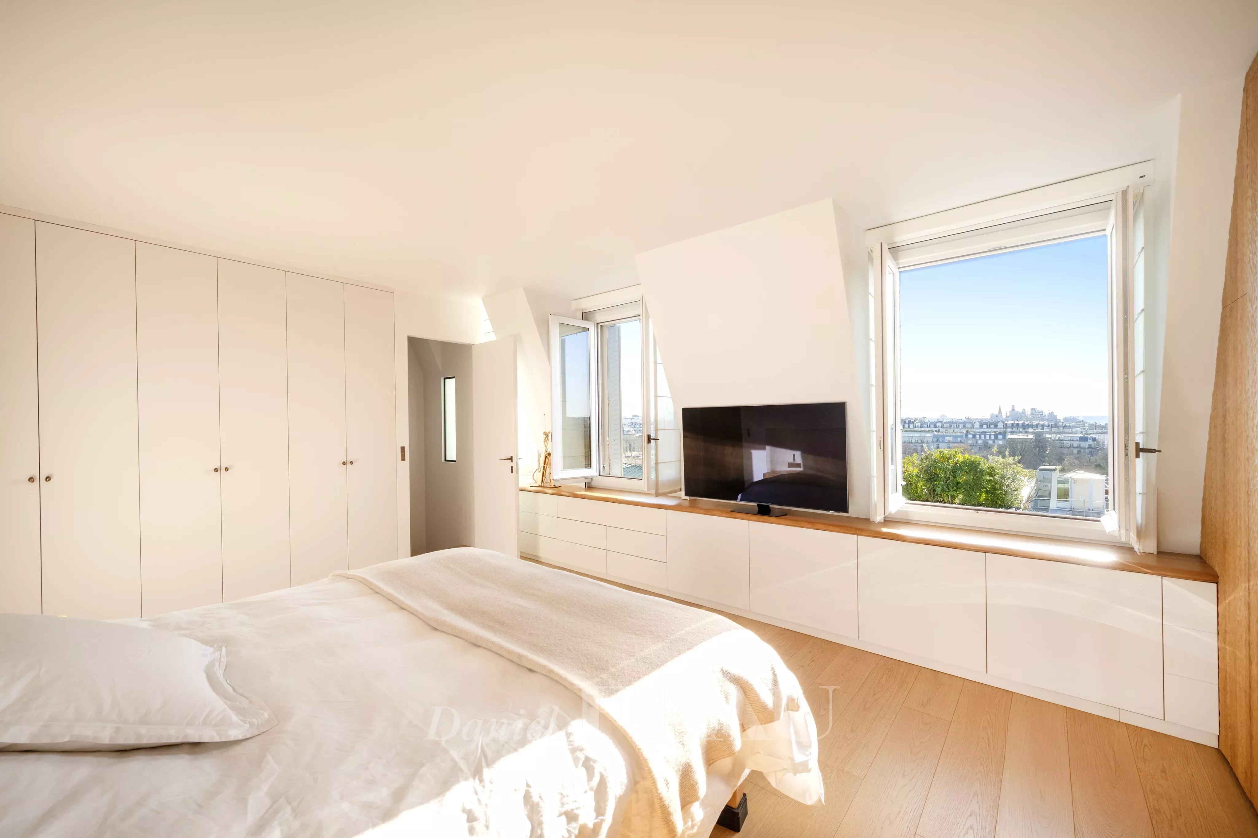 Sale Apartment Paris 7th