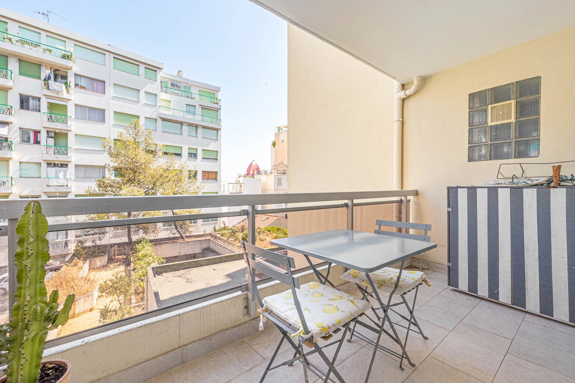 LOCATION ETUDIANTE Studio meublé ( av de la Californie ) - location jusqu'à fin mai/juin - Photo 3
