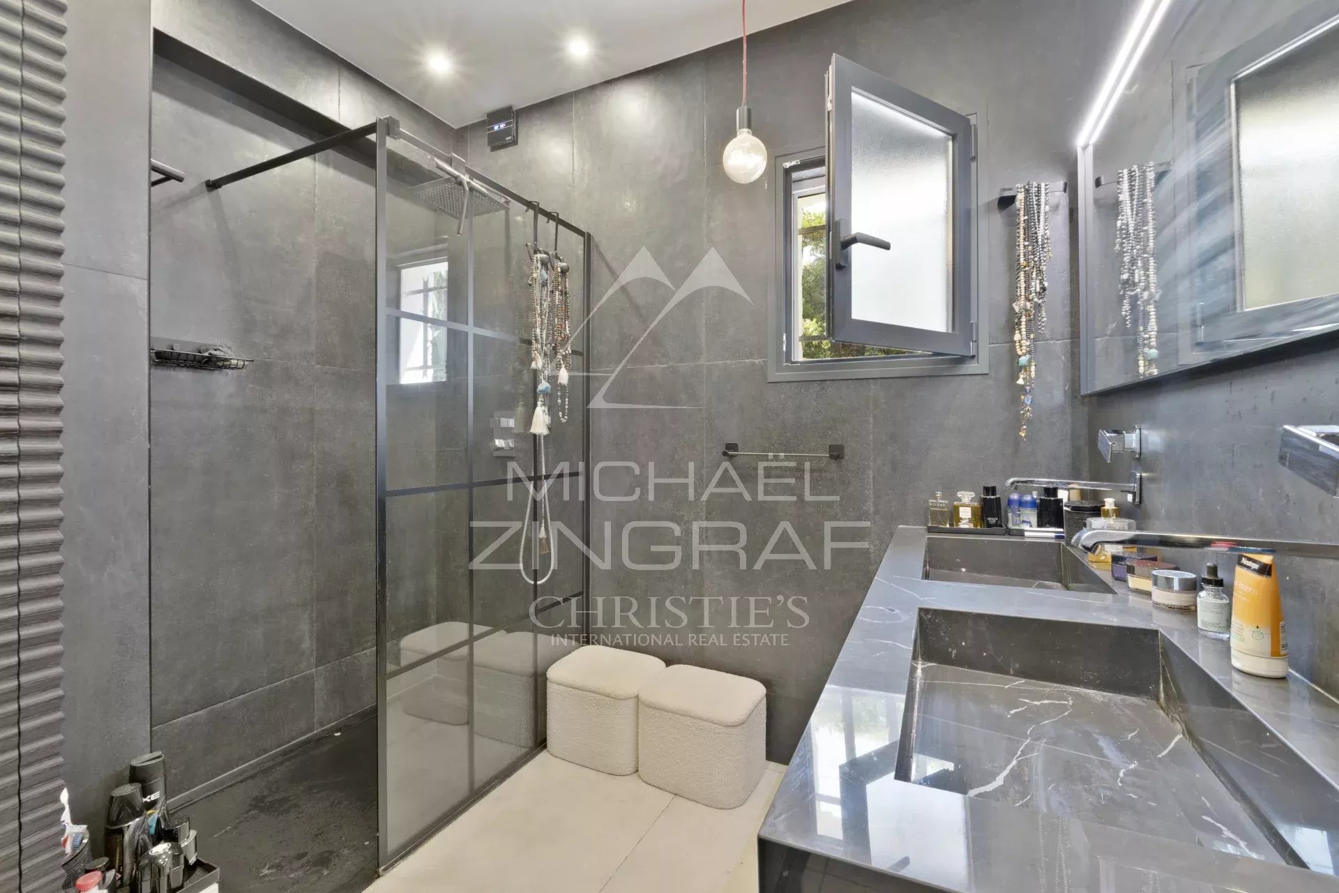 3 Bedroom Villa/Townhouse's Image 4
