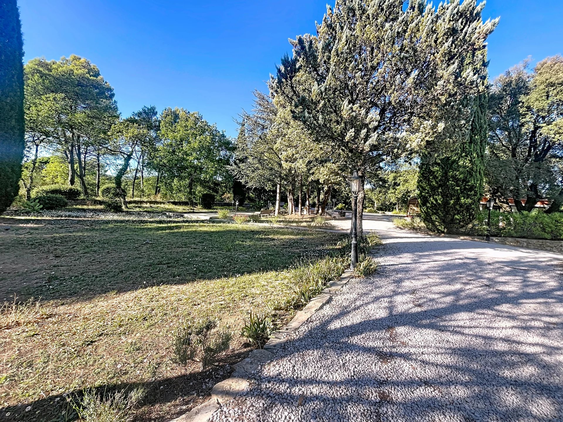 17th century bastide nestled in the heart of 2.8 hectares in Besse sur Issole 17th century bastide nestled in the heart of 2.8 hectares in Besse sur Issole