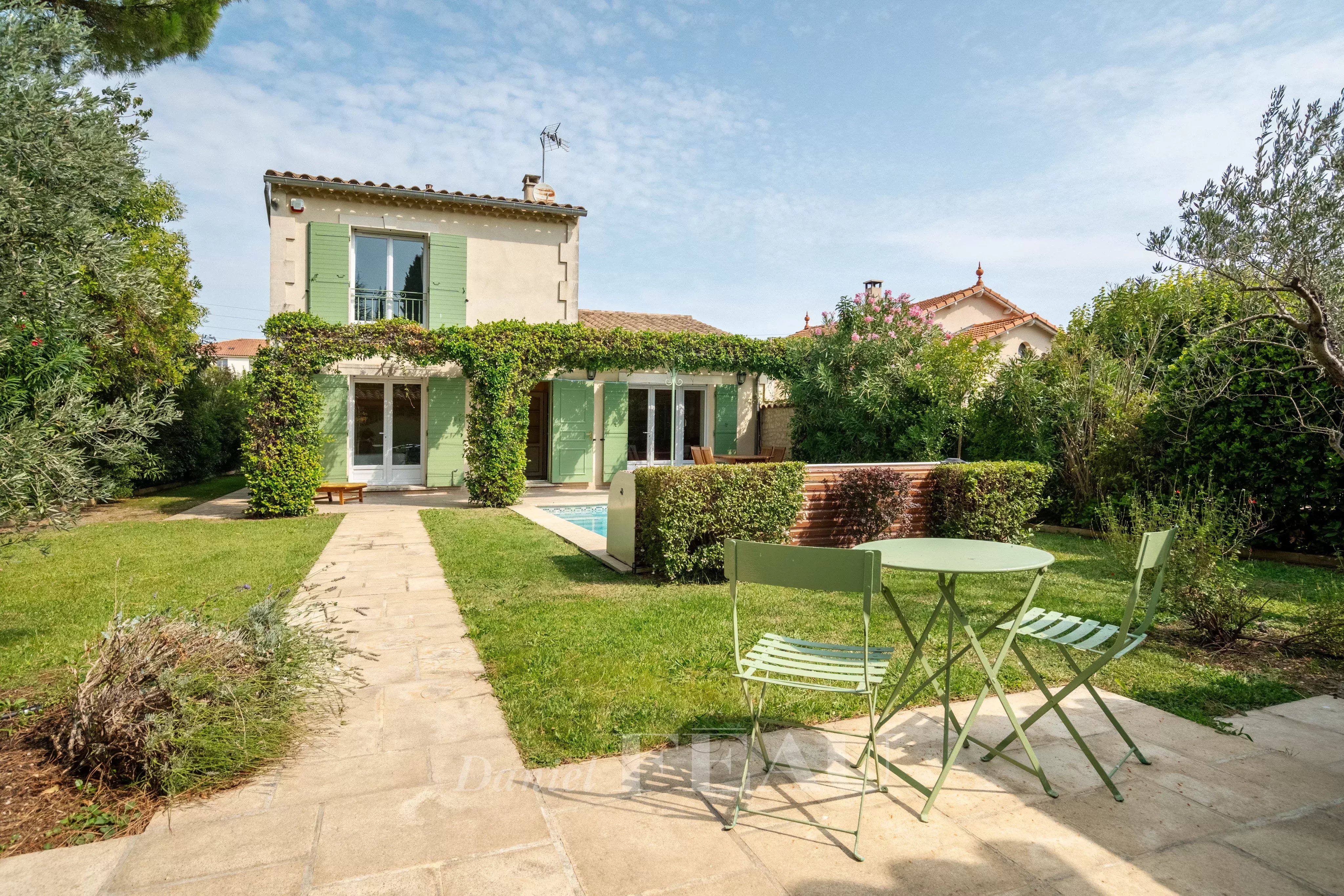 Saint-Rémy-de-Provence  -  A 5-bed property