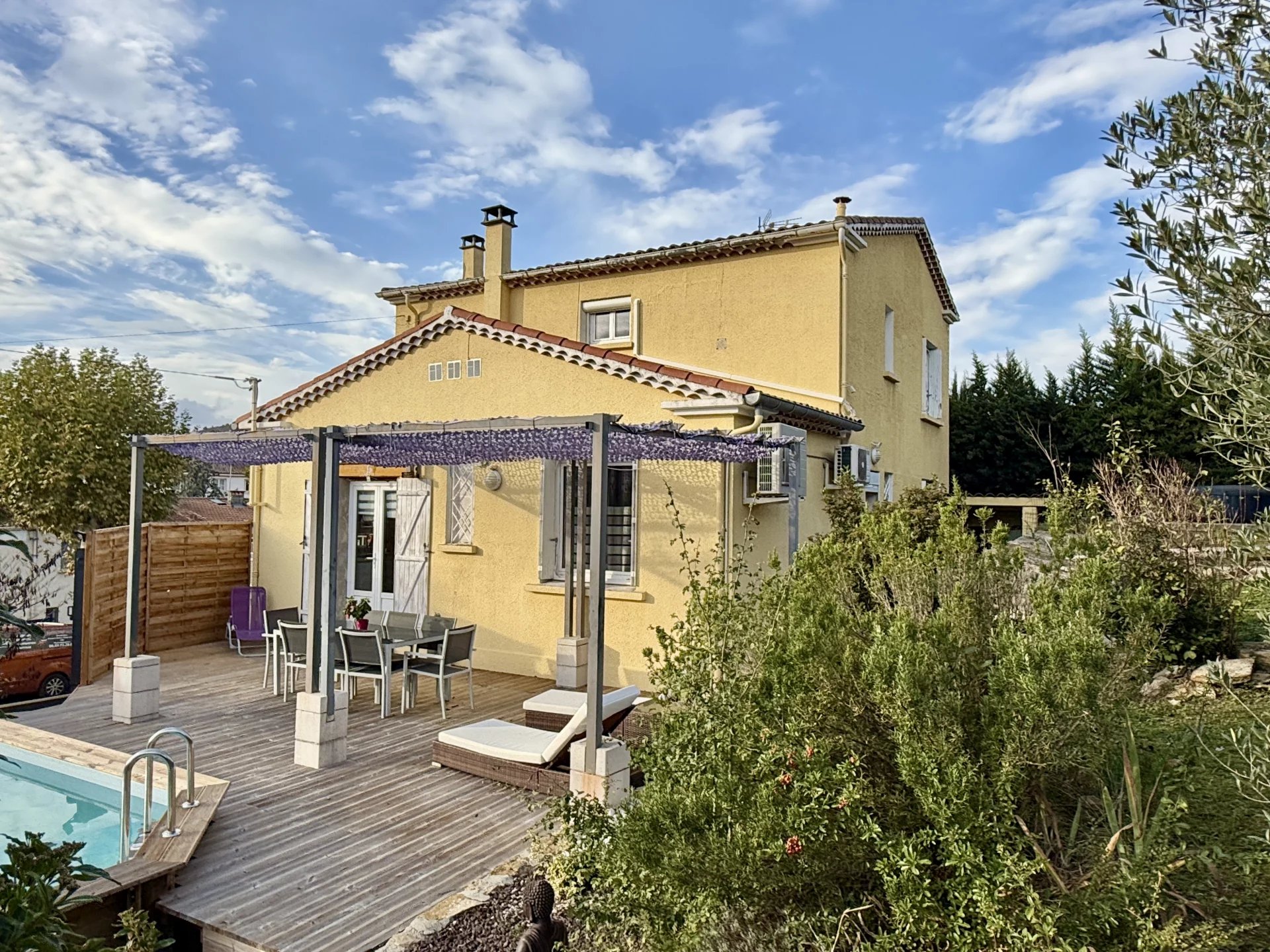 Stylish detached house with pool and garden