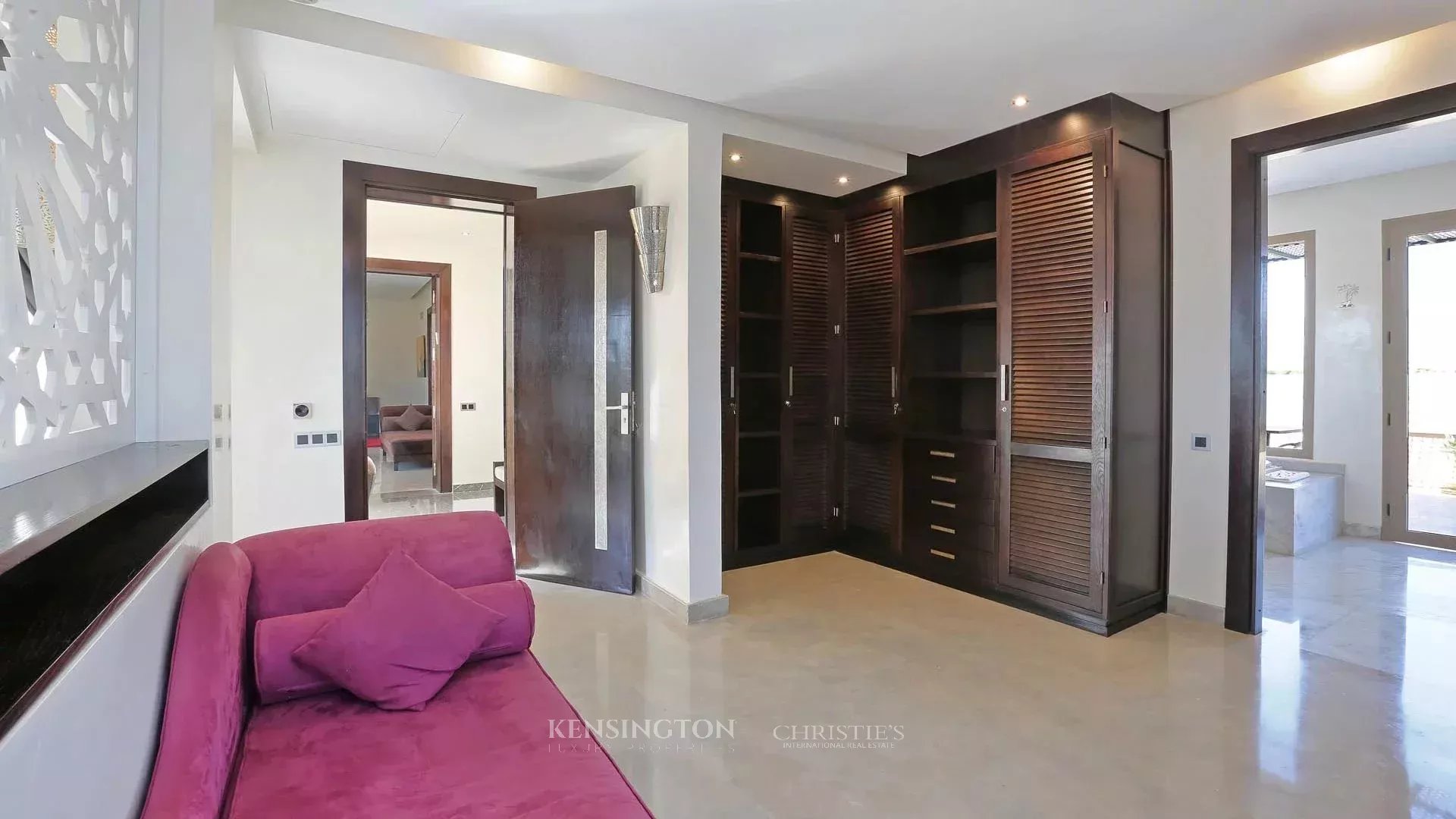 6 Bedroom Villa/Townhouse's Image 40