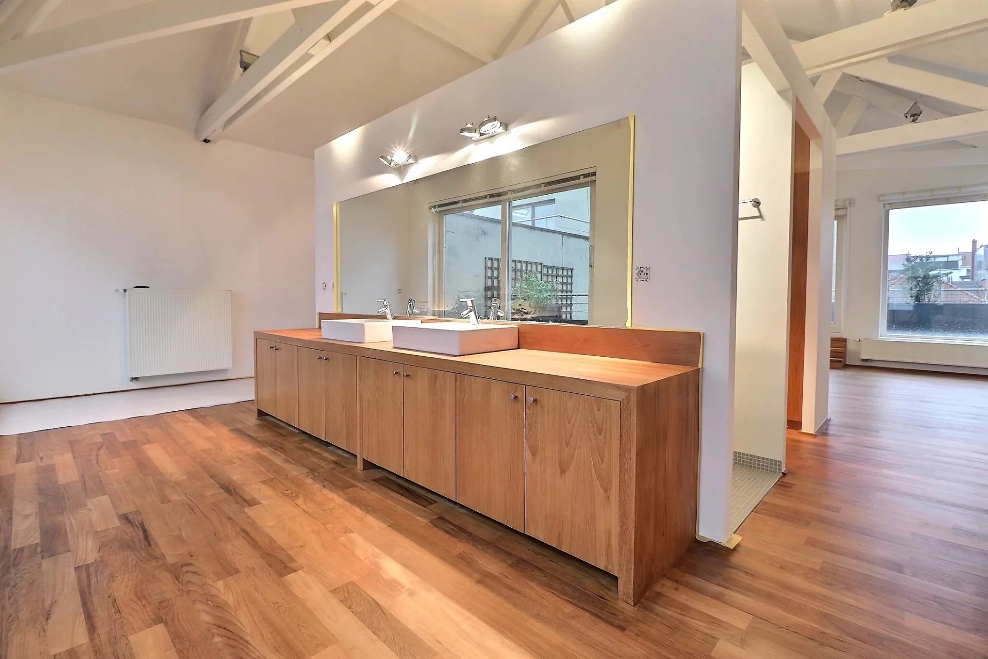 Ixelles - Chatelain - Duplex 3ch + terrasses + parking (optionnel)