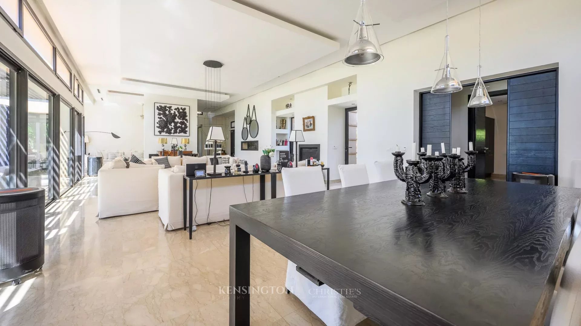 4 Bedroom Villa/Townhouse's Image 13