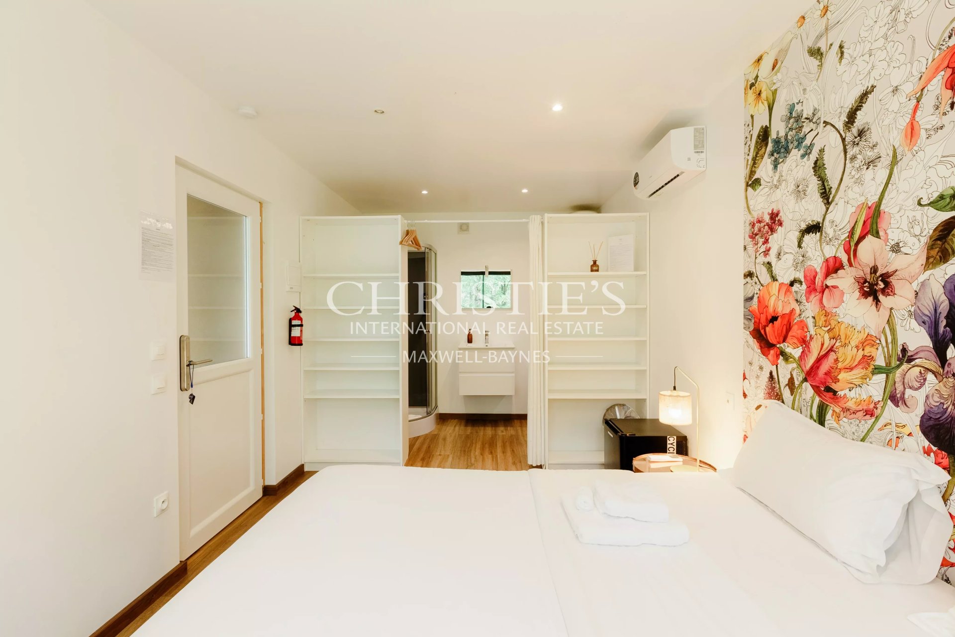 53 Bedroom Chateau's Image 49