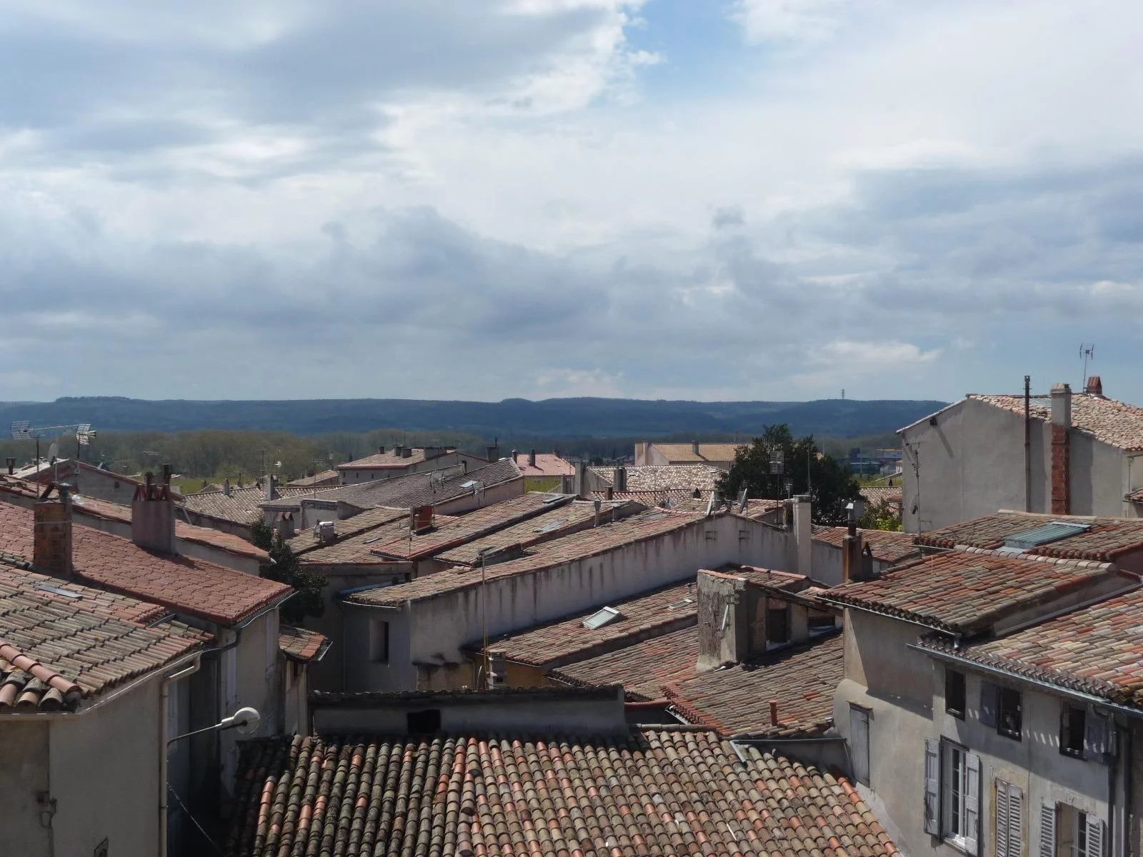 CASTELNAUDARY CENTRE VILLE APPARTEMENT 62 M2 DE TYPE 3 AU 3o