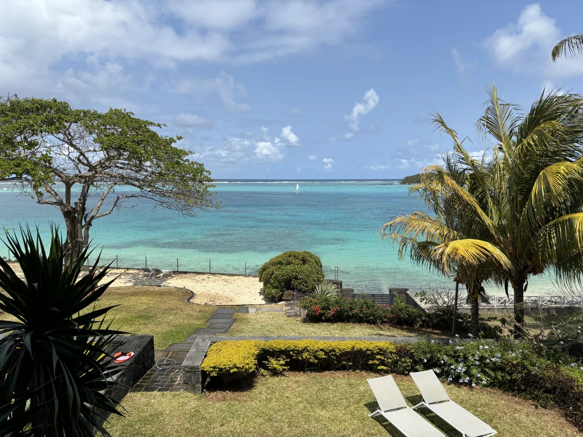 BLUE BAY - Beachfront apartment with full ownership - 3 bedrooms - picture 4 title=