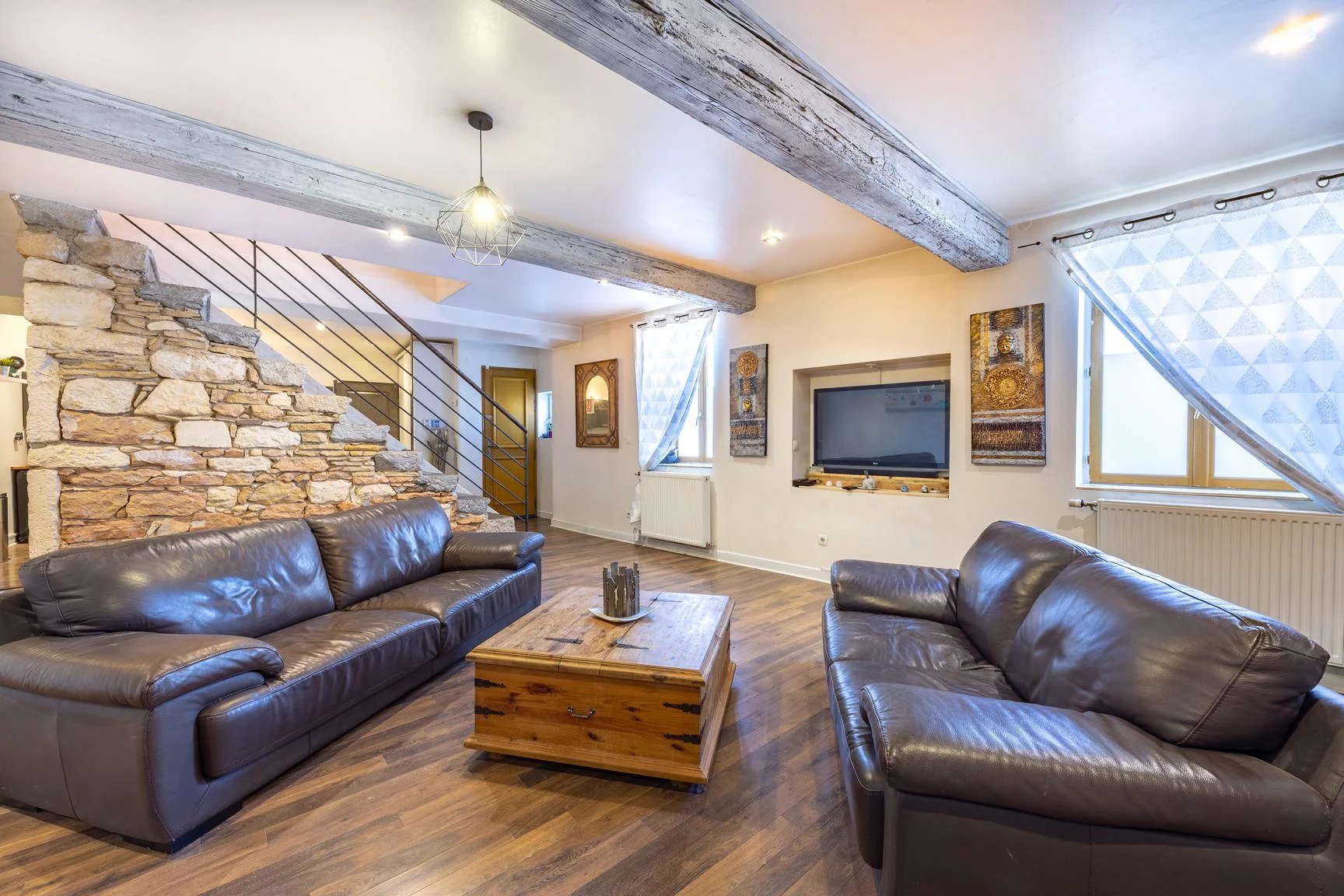 Maison de village de 174 m² avec toit terrasse de 46 m²  et un garage