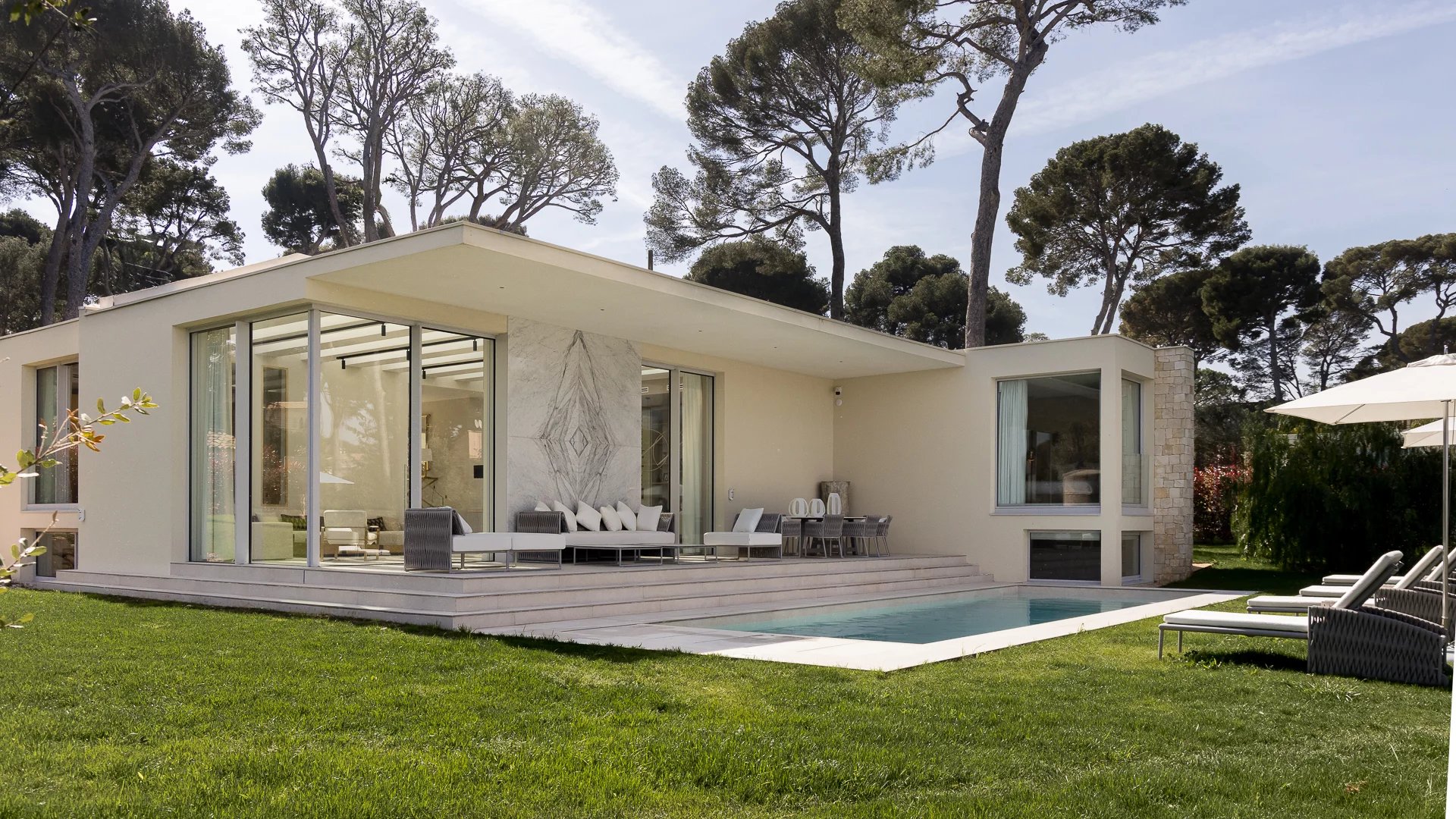 New Luxury Villa with Panoramic Sea Views