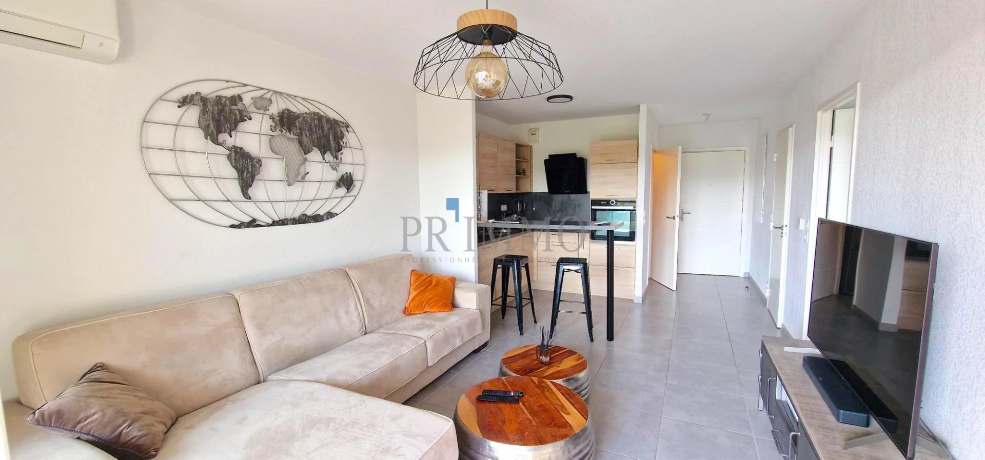 APPARTEMENT DEUX PIECES DERNIER ETAGE FREJUS