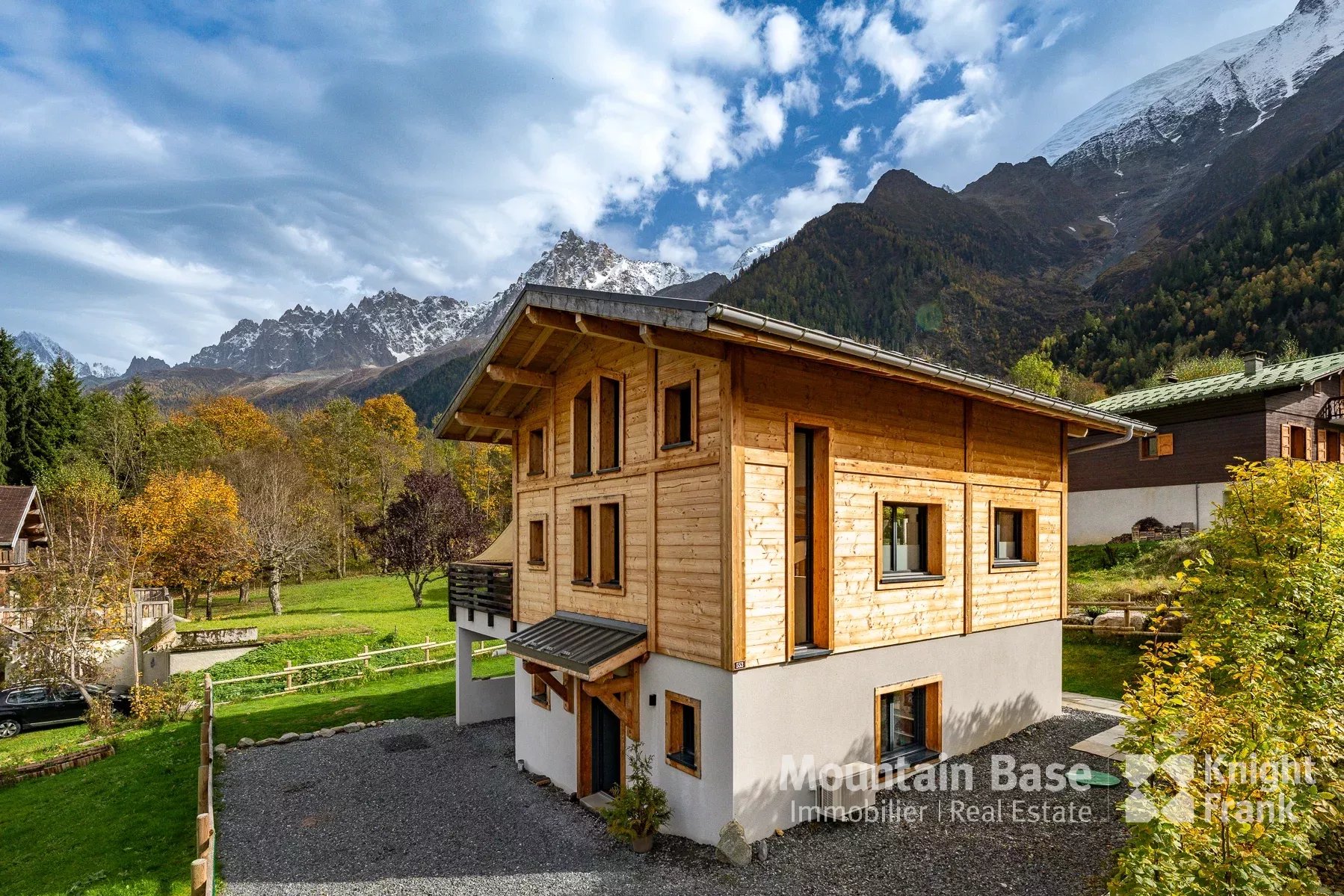 Chalet de 3 chambres, construit en 2021 par des constructeurs locaux, situé dans le quartier des Granges aux Houches.