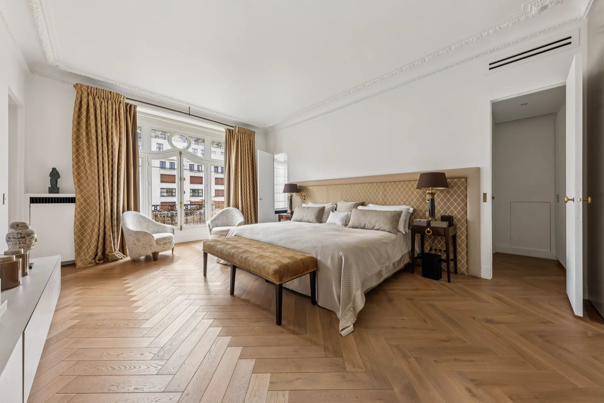 Sale Apartment Paris 16th