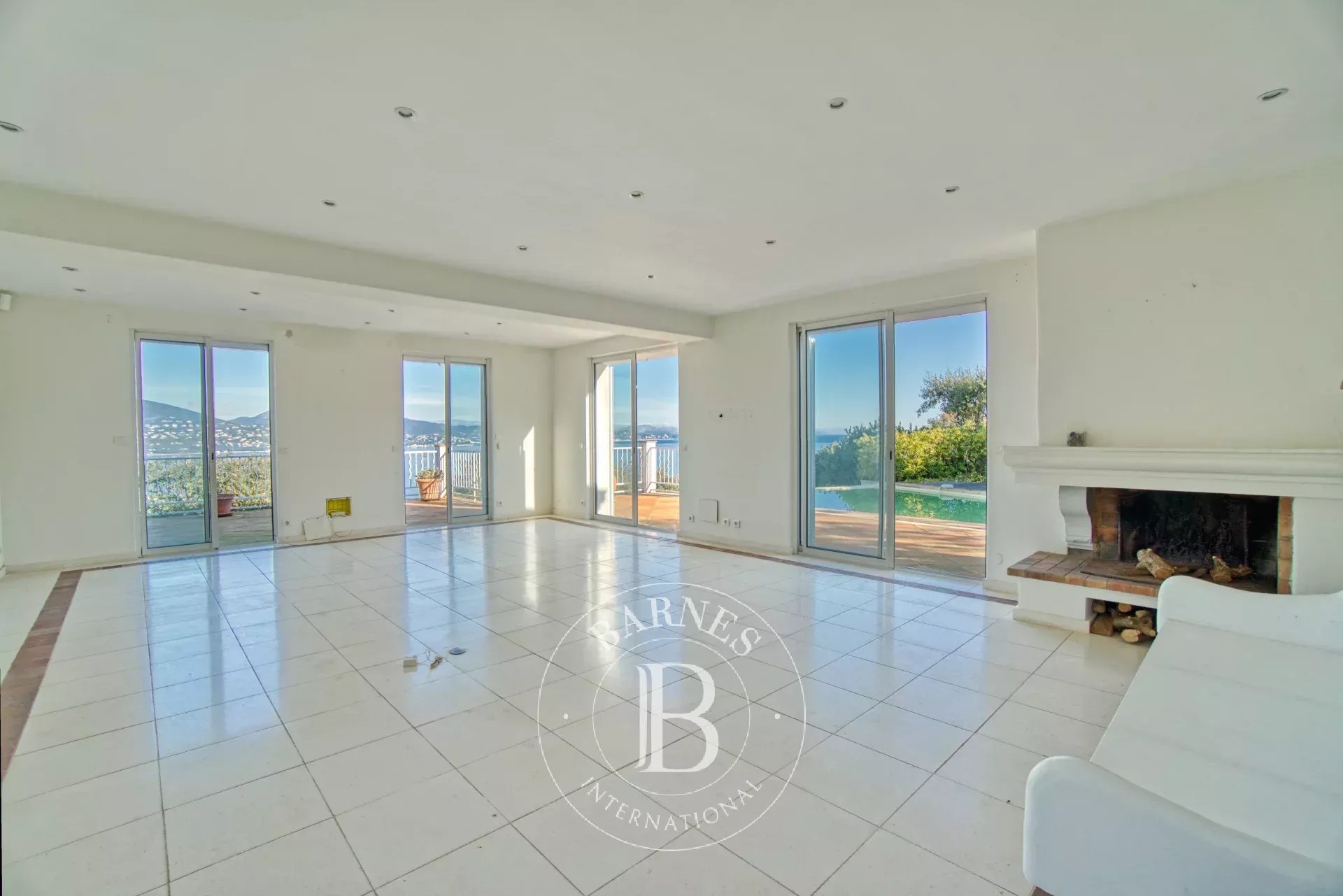 GASSIN - GOLFE DE SAINT TROPEZ - SEA VIEW