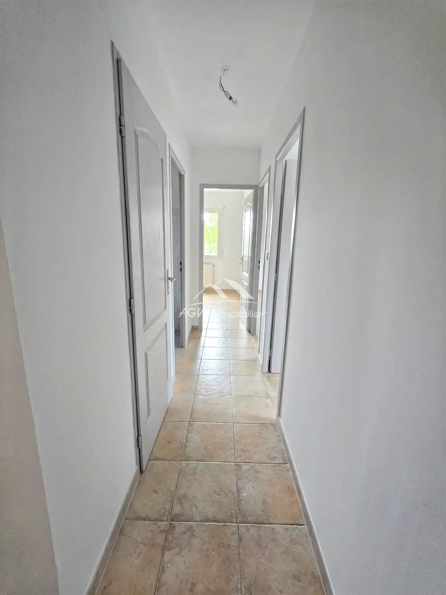 Maison de plain-pied, 3 chambres, garage