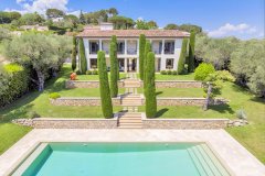 Luxury Villa in Mougins | Prestigious Family Estate in Castellaras — photo 2 of 7